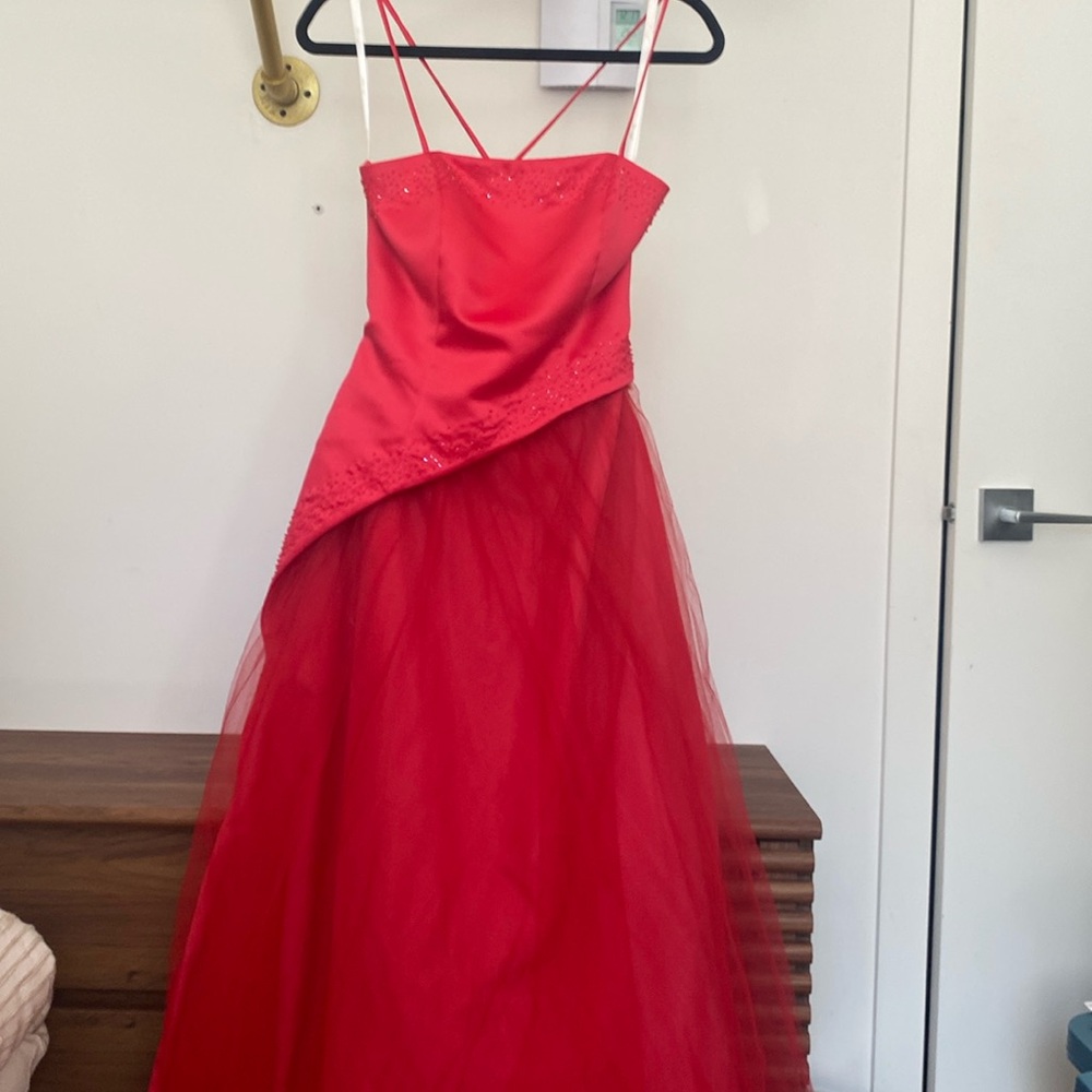 OBLIQUE - Tulle Red Gown - size 4 US
